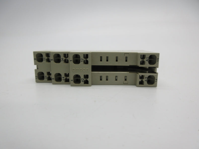 OMRON PYF08S 250VAC 10A NSNP