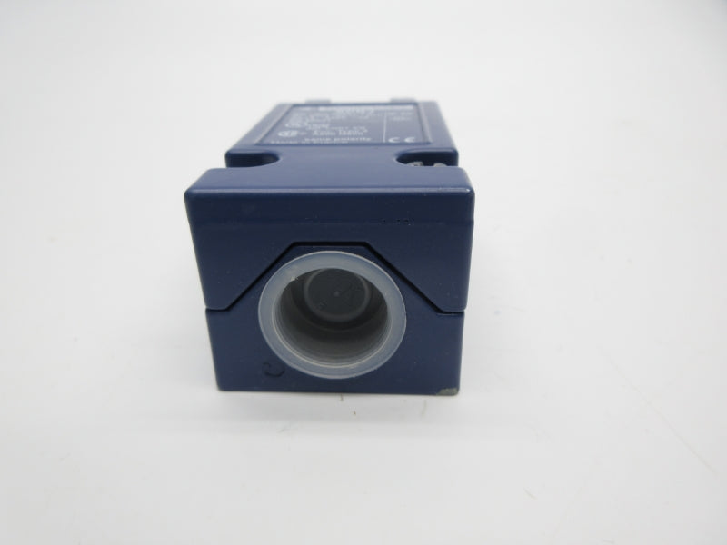 TELEMECANIQUE XCKJ 240V 3A NSNP