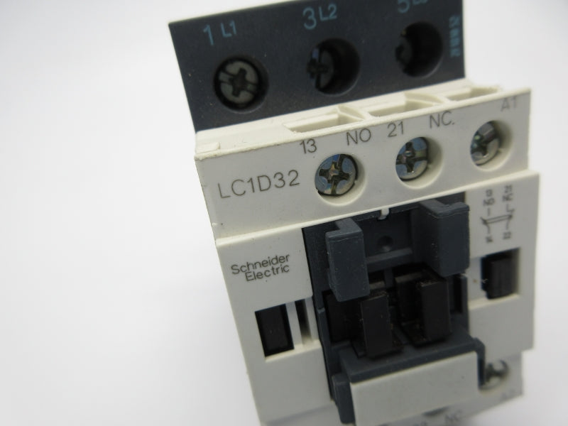 SCHNEIDER ELECTRIC LC1D32B7 24V (AS PICTURED) NSNP