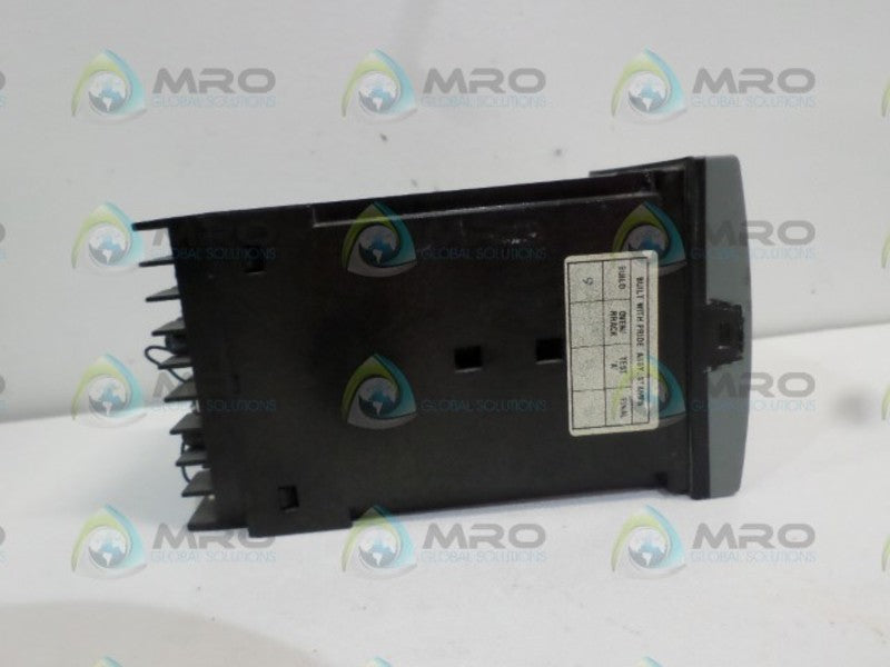 HONEYWELL UDC3500 DC3500-0E-1000-110-00000-00-0 TEMPERATURE CONTROLLER UNMP