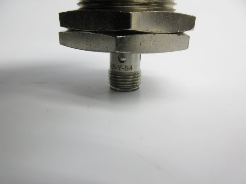 BALLUFF BES 516-327-G-E5-Y-S4 NSNP