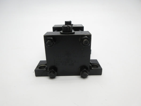 PARKER 02.00 C2AU14A 1.000 SER. 2A 250PSI NSNP