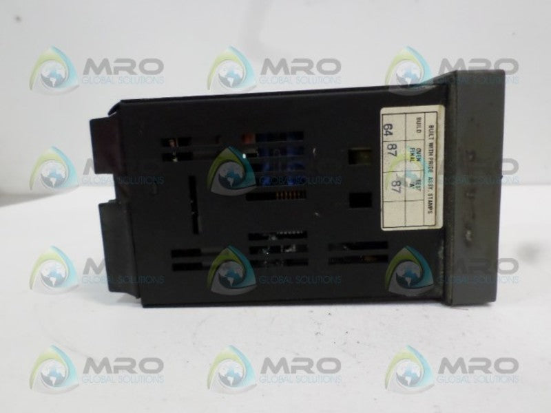 HONEYWELL UDC3300 DC330B-KE-000-20-0A0000-E0-0 TEMPERATURE CONTROLLER UNMP
