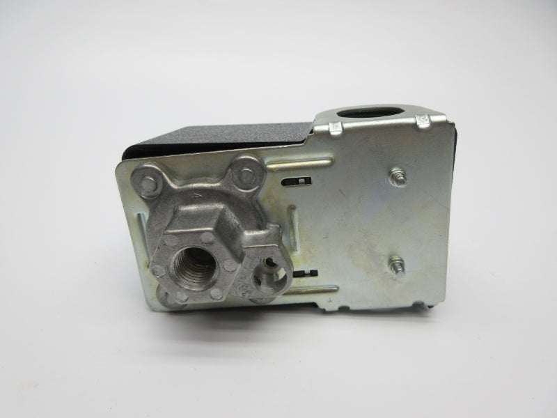 CONDOR MDR11/11 EA 120/240VAC 105-135PSI NSNP