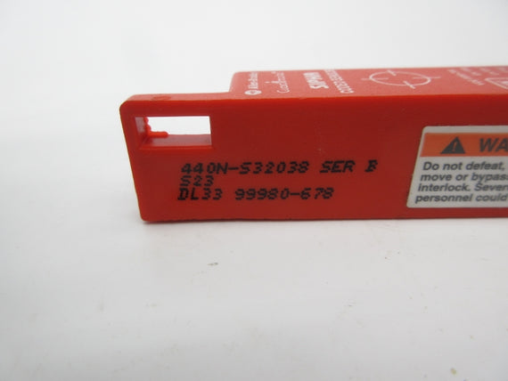 ALLEN BRADLEY 440N-S32038 SER. B UNMP