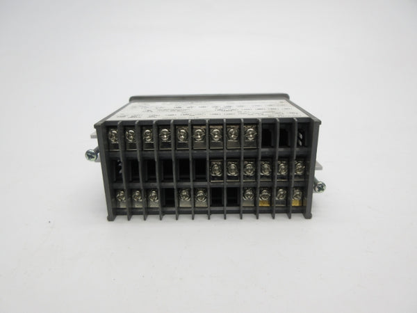 YOKOGAWA UM33A-000-11/LP 100-240VAC NSNP