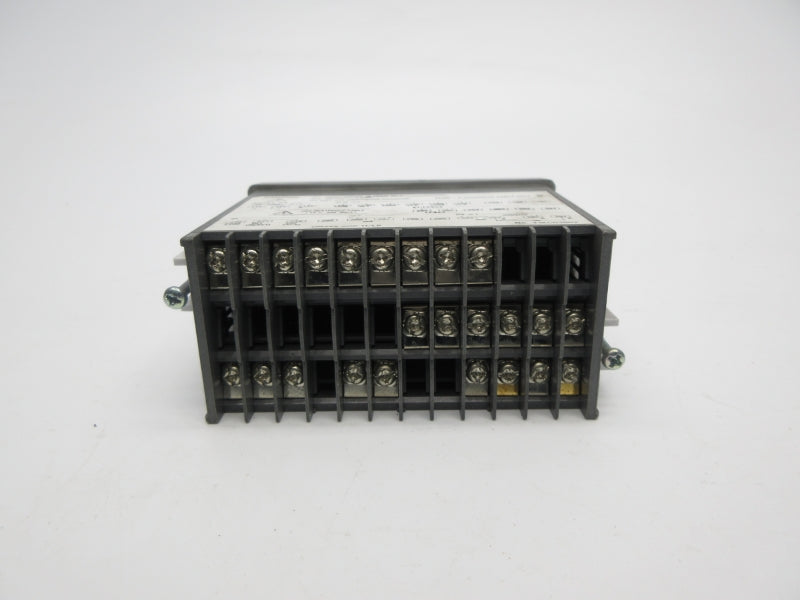 YOKOGAWA UM33A-000-11/LP 100-240VAC NSNP