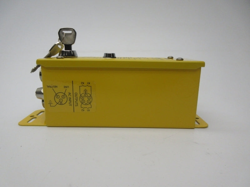 BANNER ENGINEERING EZAC-R10N-QE8-QS53 100-230VAC NSNP