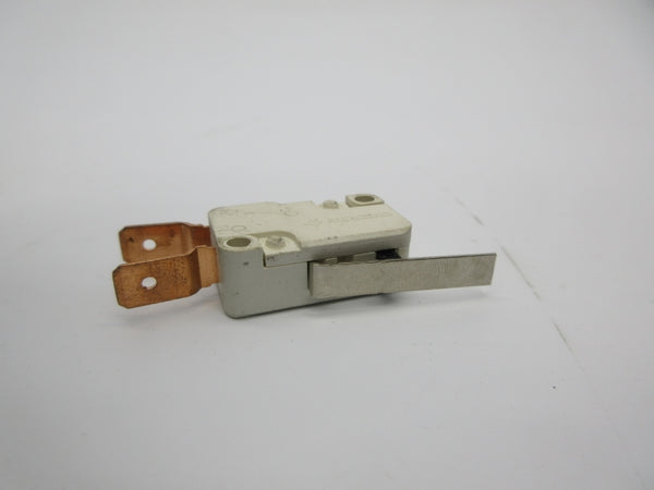 CHERRY D3B 125-250VAC 10A NSNP
