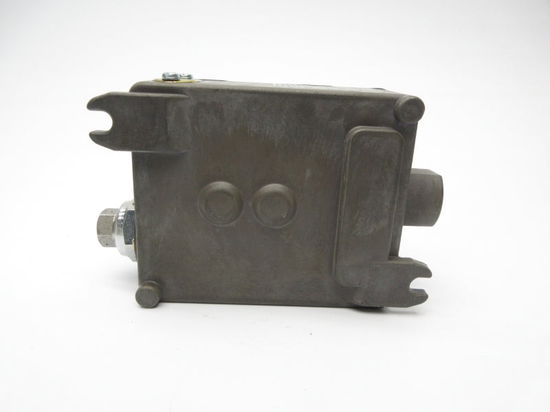 BARKSDALE B2T-H32SS-CS 300VAC 3A 160-3200PSI NSMP