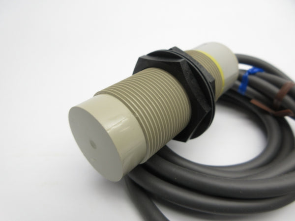 OMRON E2K-X15ME2 12-24VDC 2M NSMP