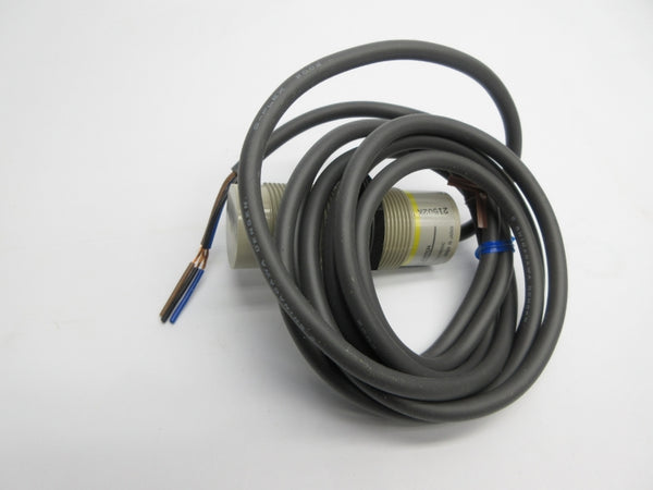 OMRON E2K-X15ME2 12-24VDC 2M NSMP