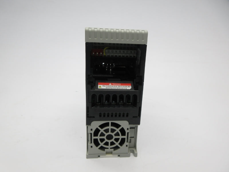 ALLEN BRADLEY 25B-D2P3N114 SER. A F/W 6.001 323-528VAC 3.2A NSNP