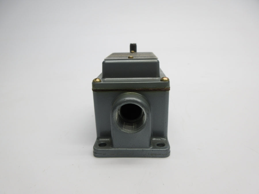 ALLEN BRADLEY 802T-R6TD SER. 2 110VAC 3A NSNP