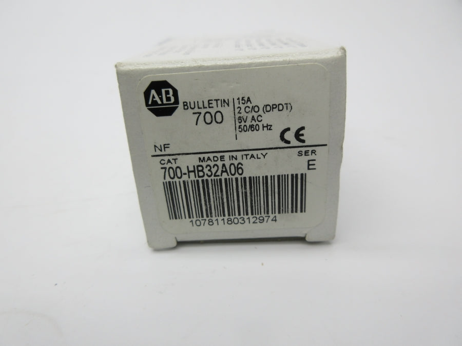 ALLEN BRADLEY 700-HB32A06 SER. E 6VAC 15A (WH) NSMP