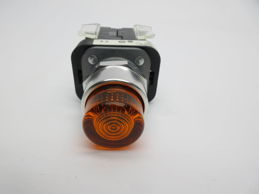 ALLEN BRADLEY 800T-QB10A SER. T 120VAC/DC (WH) NSMP