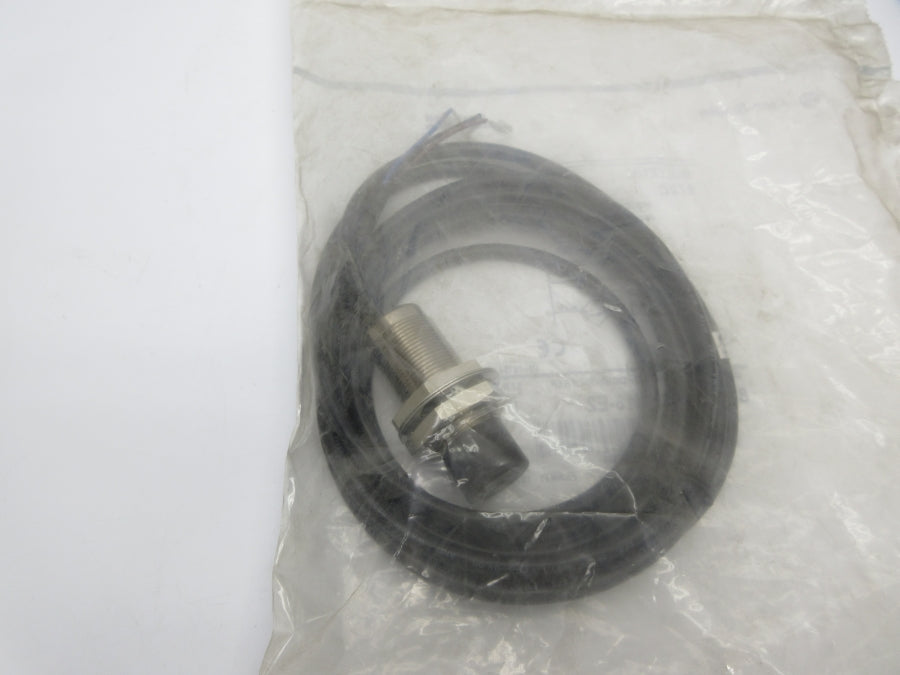 ALLEN BRADLEY 872C-DH8NN18-E2 SER. D NSMP