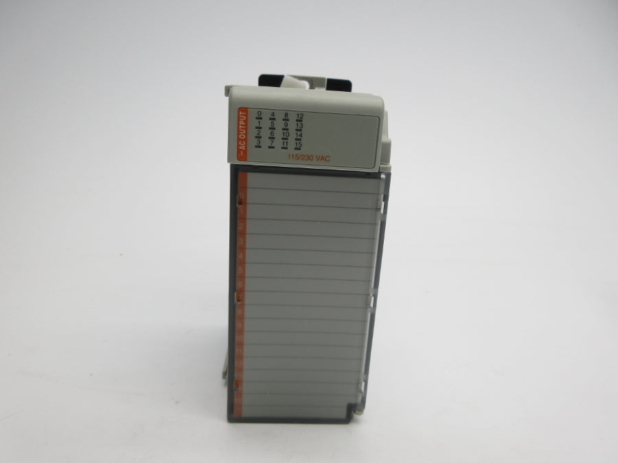ALLEN BRADLEY 1769-OA16 SER. A F/W 3.1 120/240VAC NSMP