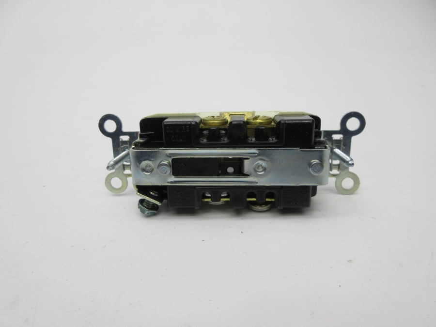 PASS & SEYMOUR 5352-W 125V 20A NSMP