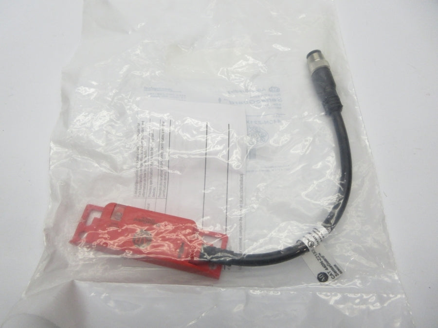 ALLEN BRADLEY 440N-Z21XS2H SER. B F/W 1.004 24VDC NSMP