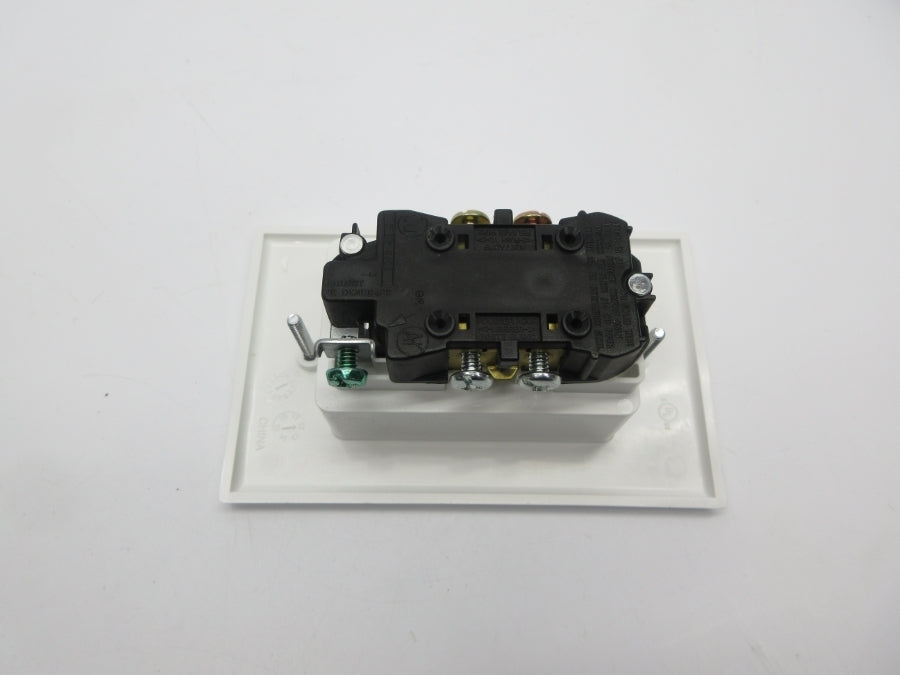 LEVITON 689-W 125V 15A NSMP