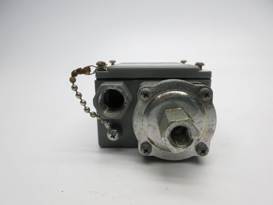 SQUARE D 9012GAW-2 SER. C 1-40PSI UNMP