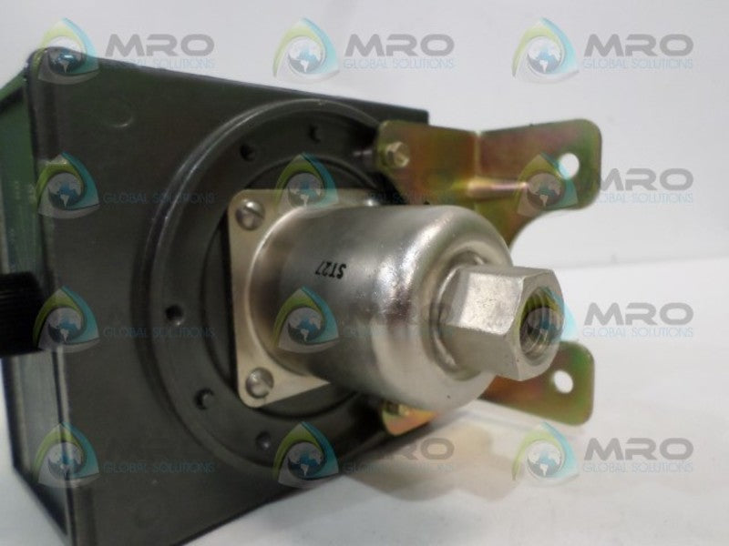 UNITED ELECTRIC H300-156-8342 PRESSURE SWITCH 0-100 PSI UNMP