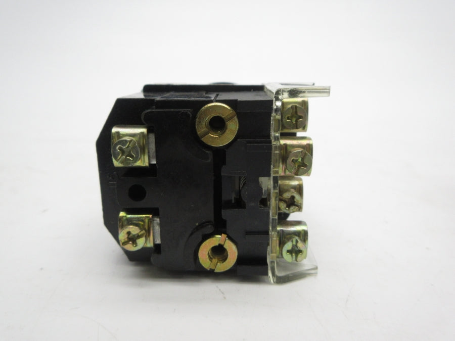 ALLEN BRADLEY 800T-16HX2KB6BX SER. U 120VAC (AS PICTURED) (WH) NSMP