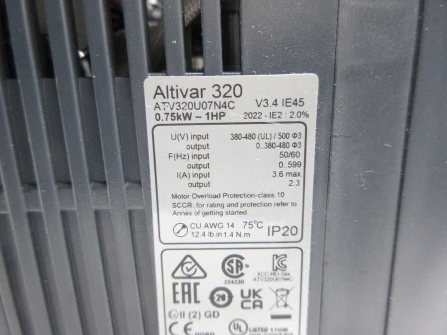 SCHNEIDER ELECTRIC ATV320U07N4C 380-480V NSNP