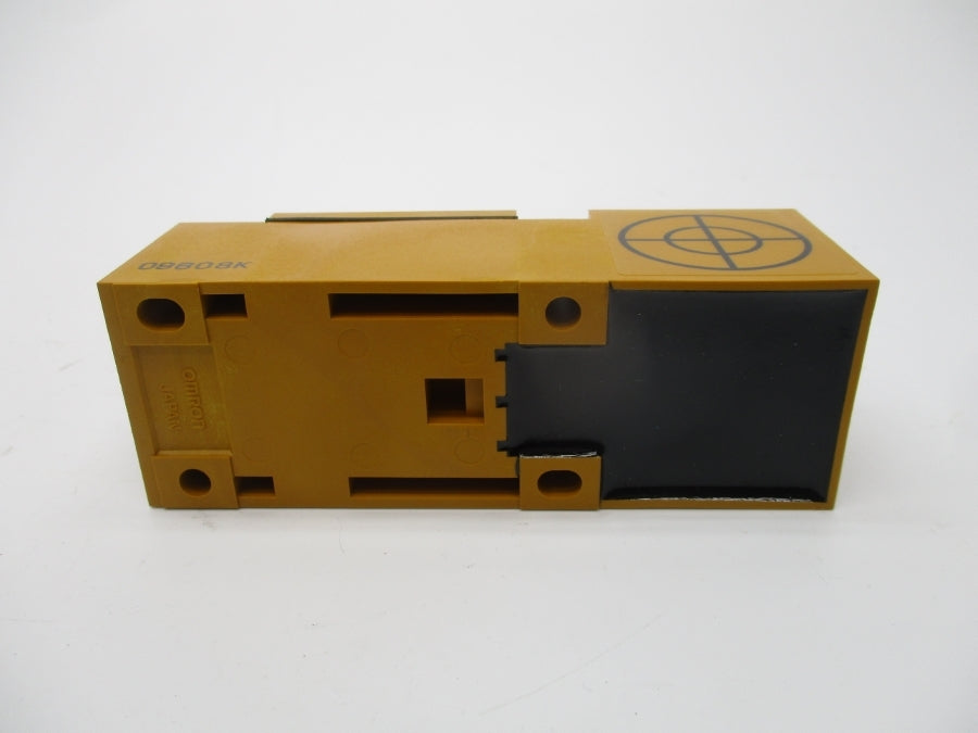 OMRON TL-YS15MC14-US 12-24VDC NSMP