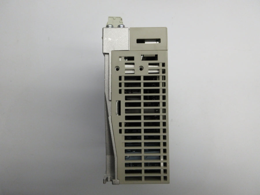 YASKAWA ELECTRIC SGDH-01AE 200-230V 2.0A NSNP