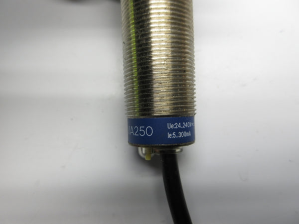 TELEMECANIQUE XS1M18MA250 24-240V NSNP