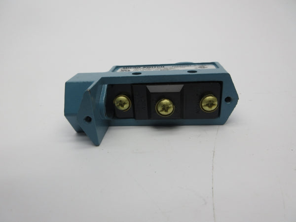 MICRO SWITCH BZE6-2RQ 600VAC 2A (BLUE) (AS PICTURED) NSNP