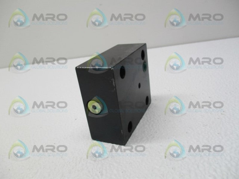 MOOG 637990 XCB11044-000-21 M-CDE15C1CS1D MANIFOLD VALVE NSNP