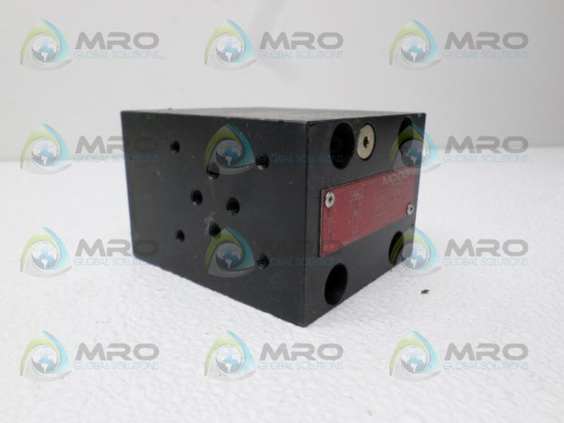 MOOG HPN201458 XAB10006-000-21 RHE30CT1T2WX1B/W106 MANIFOLD VALVE NSNP