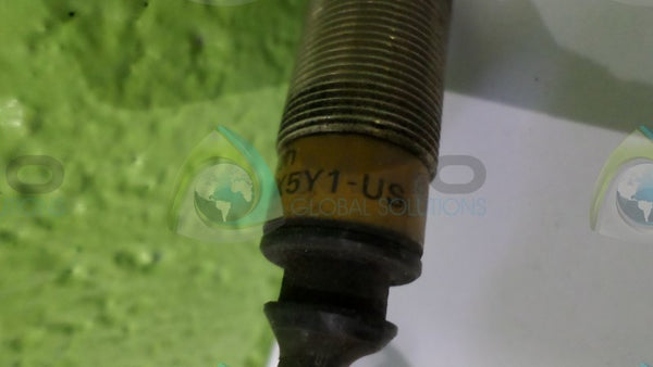 OMRON E2E-X5Y1-US UNMP