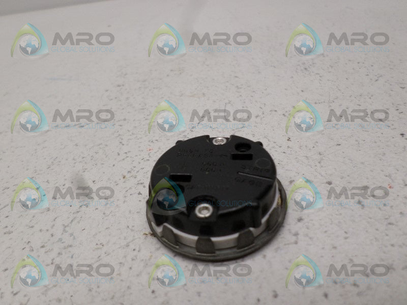 LEVITON 517 LAMPHOLDER NSNP