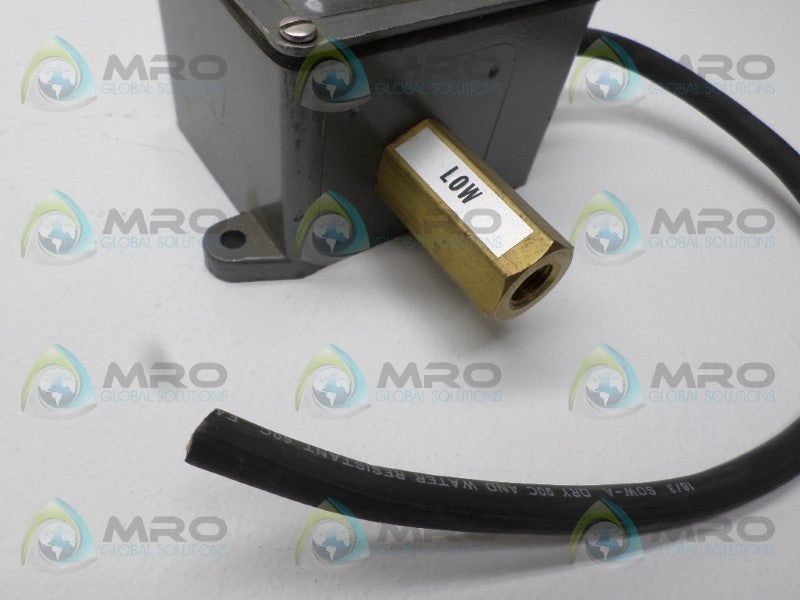 UNITED ELECTRIC J21K 254 PRESSURE SWITCH UNMP