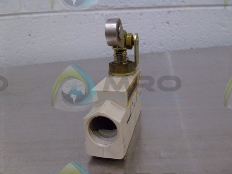 OMRON ZE-QA2-2 LIMIT SWITCH UNMP