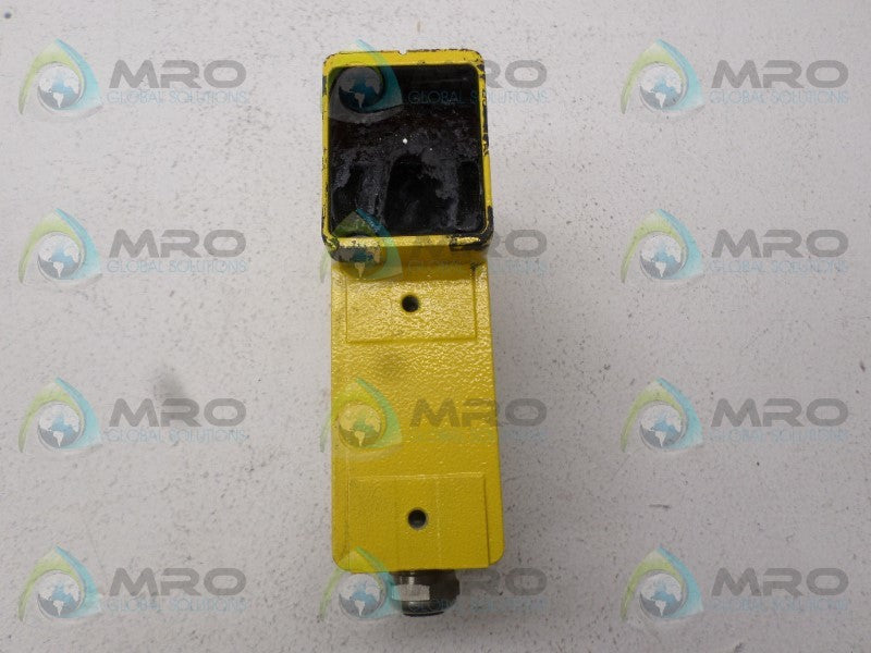 SICK WSU26/2-220 PHOTOELECTRIC SENSOR UNMP