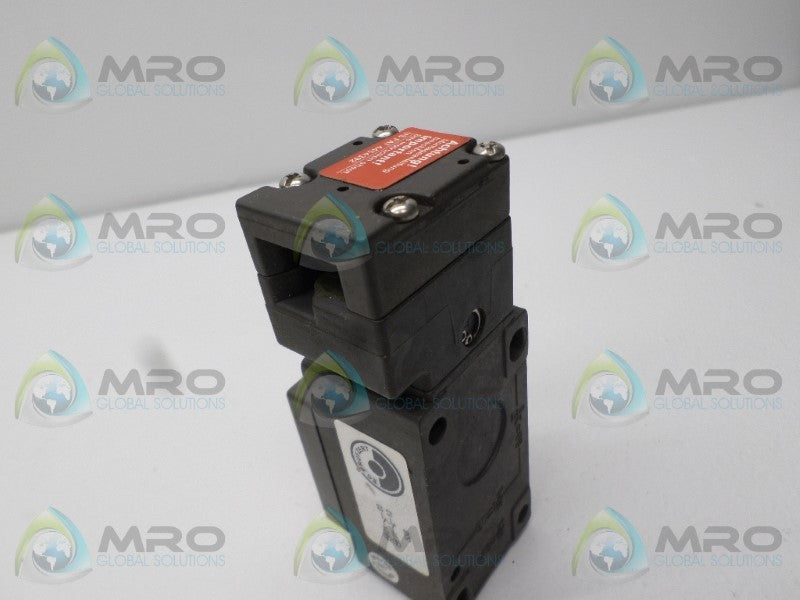 EUCHNER NZ1VZ-538EL110-M SAFETY SWITCH NSNP