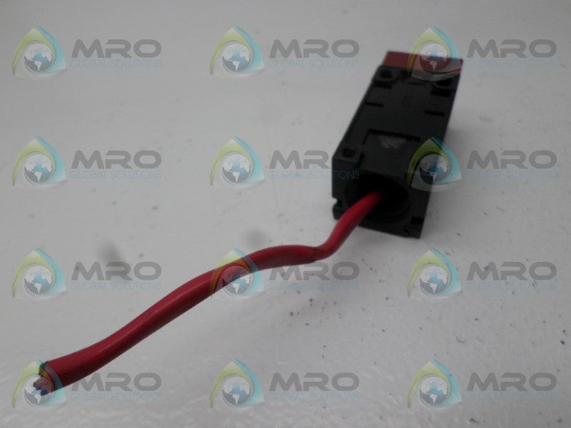 OMRON D4DS-35FS DOOR SWITCH (AS PICTURED) UNMP