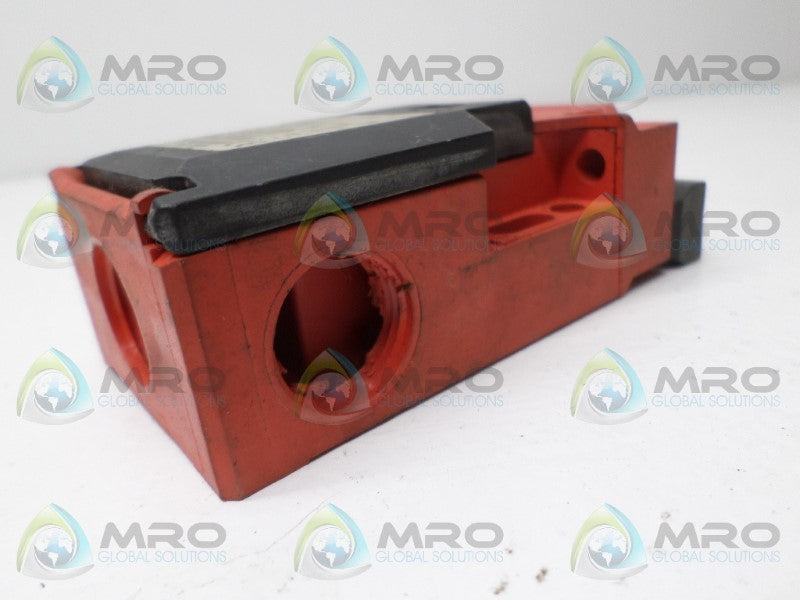 INDUSTRIAL SPARE PART 802F-S62P2 SER. A SAFETY INTERLOCK SWITCH UNMP