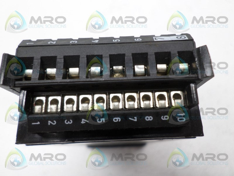 OMEGA CNi3222-C24 7081098 TEMPERATURE CONTROLLER UNMP
