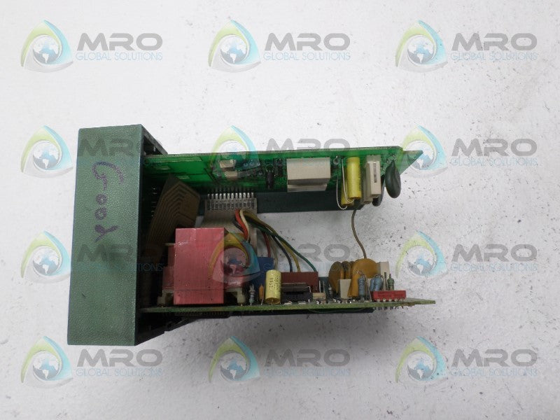 HONEYWELL DC2005-1-0000-0000-00-0111 TEMPERATURE CONTROLLER (AS PICTURED) UNMP