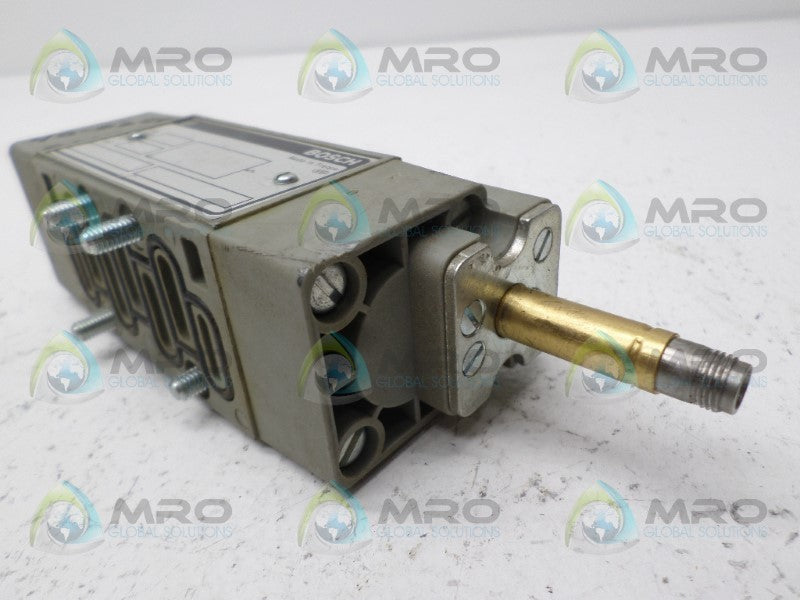 BOSCH 0820024604 SOLENOID VALVE (AS PICTURED) UNMP