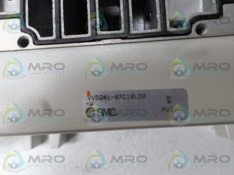 SMC VV5Q41-07C10LD2-W MANIFOLD PLUG-IN NSNP