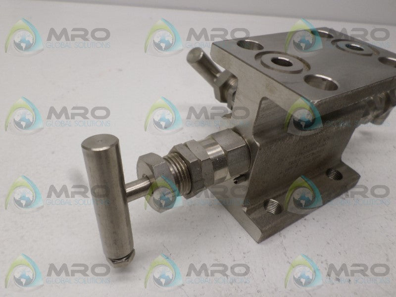 HEX HM541U9999412 STAINLESS STEEL MANIFOLD NSNP