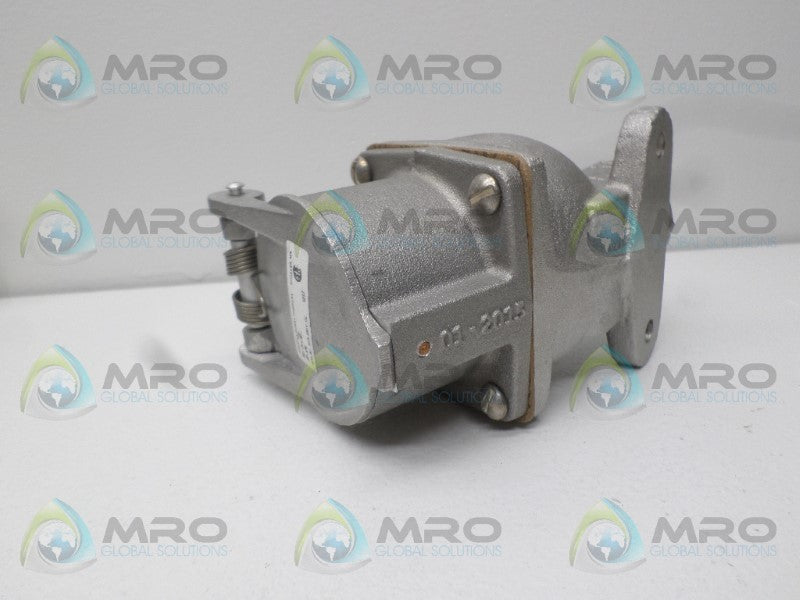PYLE-NATIONAL 321-RA-3 RECEPTACLE NSNP