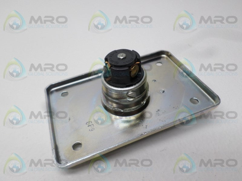 RUSSELLSTOLL 8703 RECEPTACLE  NSMP